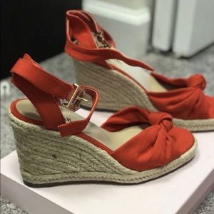 New red wedges